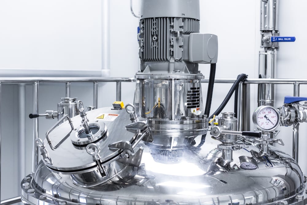 Filtration system used to purify a liposomal solution